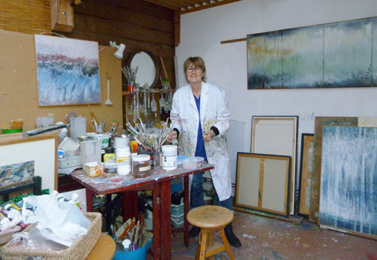 Isabelle Shenckbecher dans son atelier